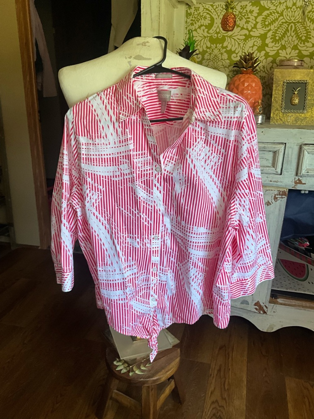 Chicos size 3 button up blouse
